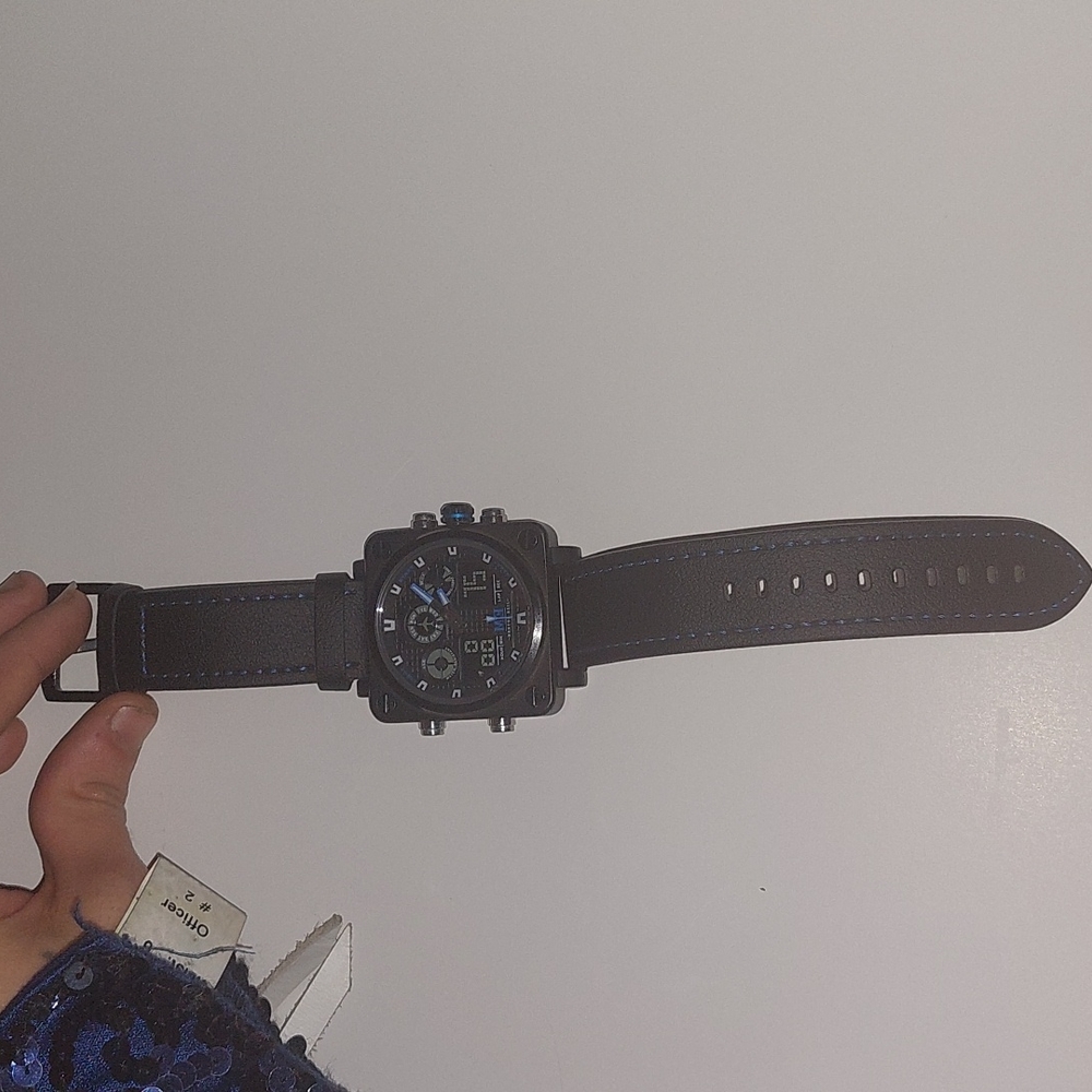 New Menton Ezil ⌚️ if I sell this I'll import more in better condition <3